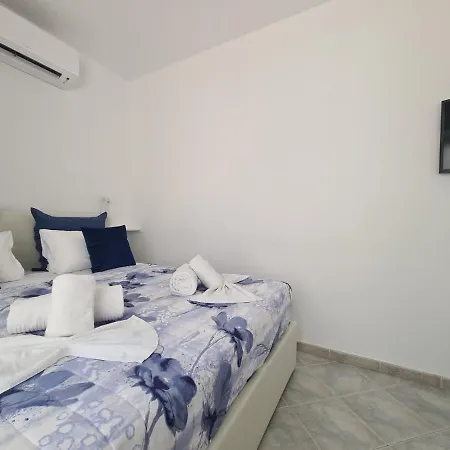 Tiberio House & Apartamento Capri