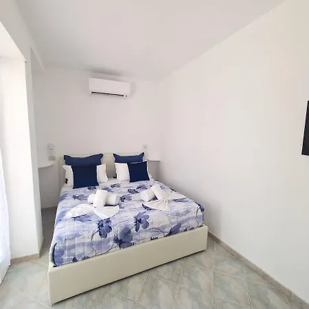 Tiberio House & Apartamento Capri