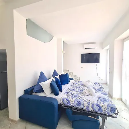 아파트 Tiberio House & *