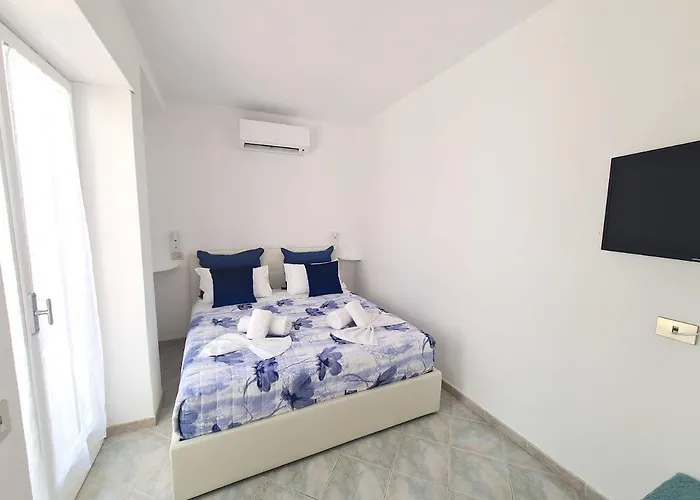 Tiberio House & Appartamento Capri